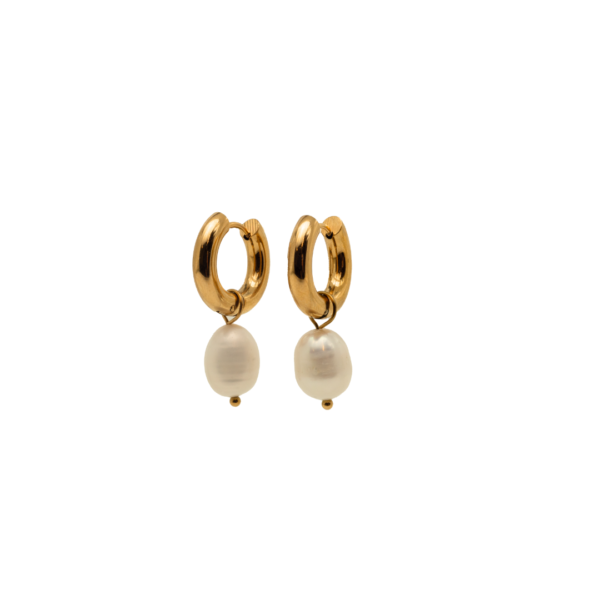 Sleek Pearl Eyrnalokkar